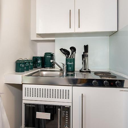 Small And Trendy Studio 3B Лондон Екстер'єр фото